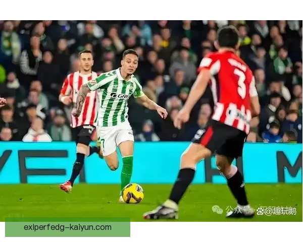 安东尼技术特点分析：突破能力强，盘带灵活，射门精准，具备威胁性。