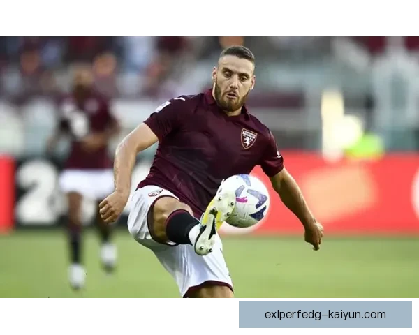 里昂欧战表现稳健，近期状态不断提升引发关注